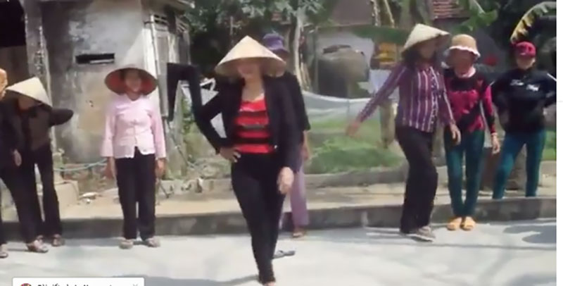 Clip Khi các bà các mẹ ở quê mình đi thi Next Top đang làm mưa làm gió trên MXH vì quá đáng yêu